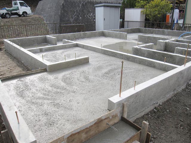 基礎補強の工法、増し打ち工法