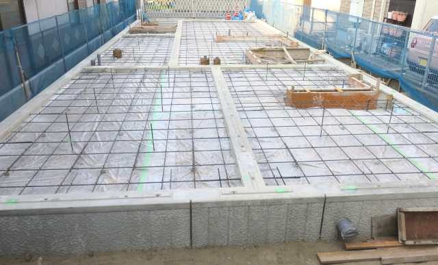 コンクリートのひび割れ補修や防水の方法は 材料やブロック基礎の場合についても 基礎補強専門店アストロホーム